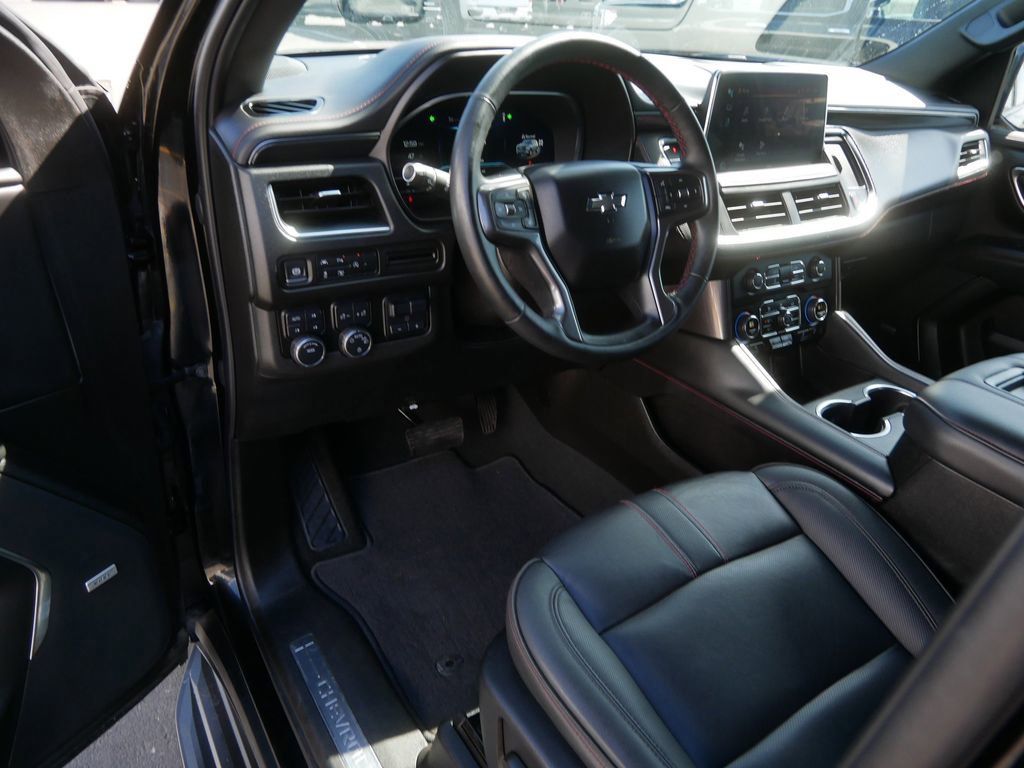Used 2024 Chevrolet Suburban RST w/ Luxury Package AWD/4WD image 11
