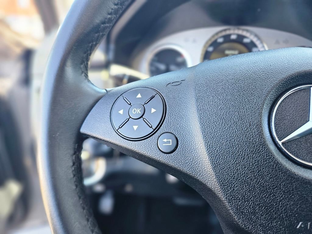 Used 2012 Mercedes-Benz GLK 350 4MATIC image 26