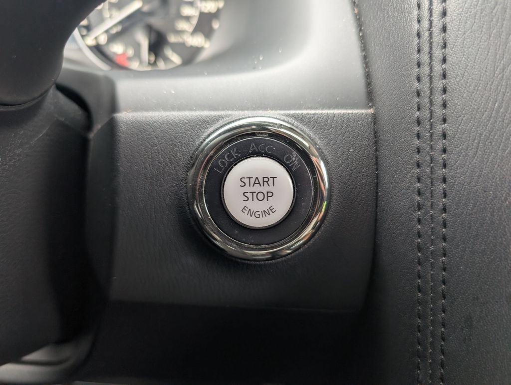 Used 2021 Nissan Armada SL w/ Captain's Chairs Package AWD/4WD image 18