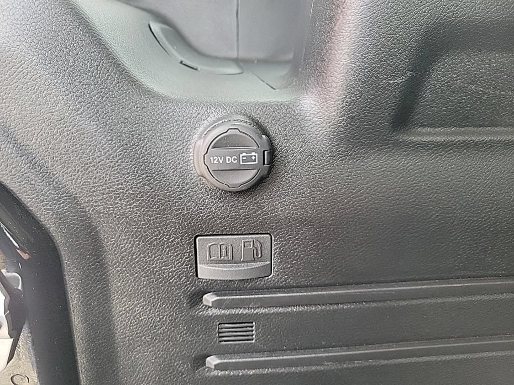 Used 2022 Jeep Wrangler Unlimited Sahara w/ Cold Weather Group AWD/4WD image 21