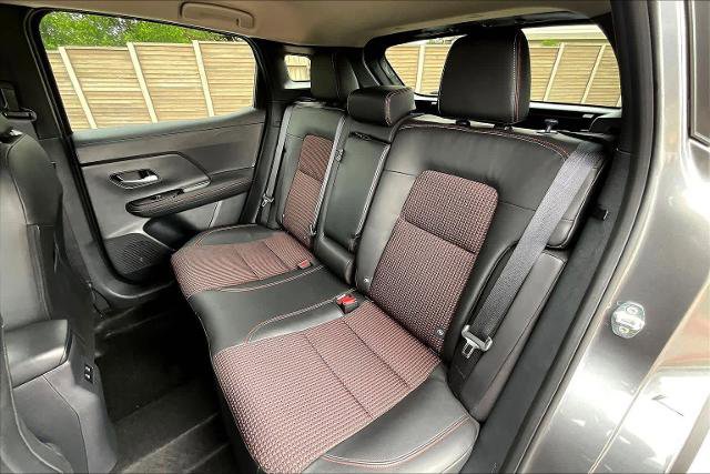 Certified 2025 Nissan Kicks SR FWD image 19