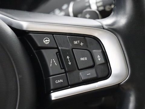 Used 2019 Jaguar F-PACE Prestige AWD/4WD image 21