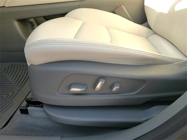 Certified 2023 Cadillac XT6 Premium Luxury image 13