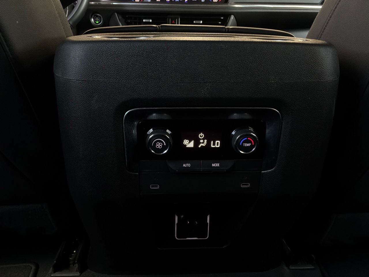 Used 2025 Chevrolet Tahoe Z71 AWD/4WD image 15
