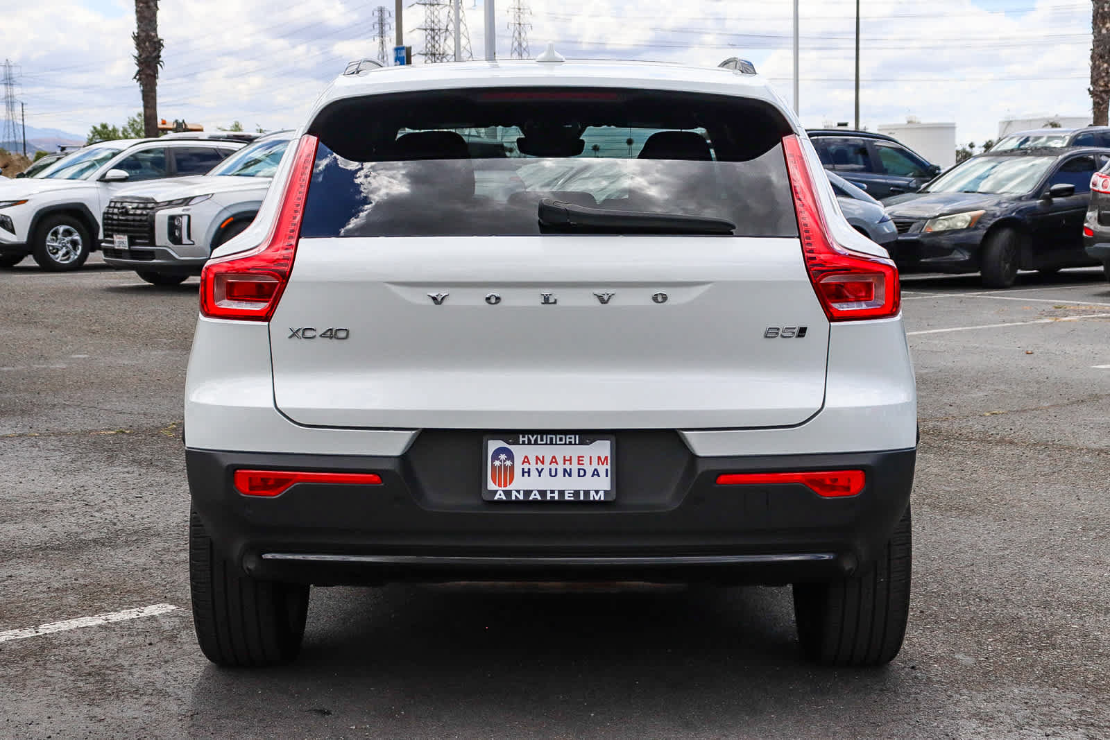 Used 2023 Volvo XC40 B5 Ultimate AWD/4WD image 8