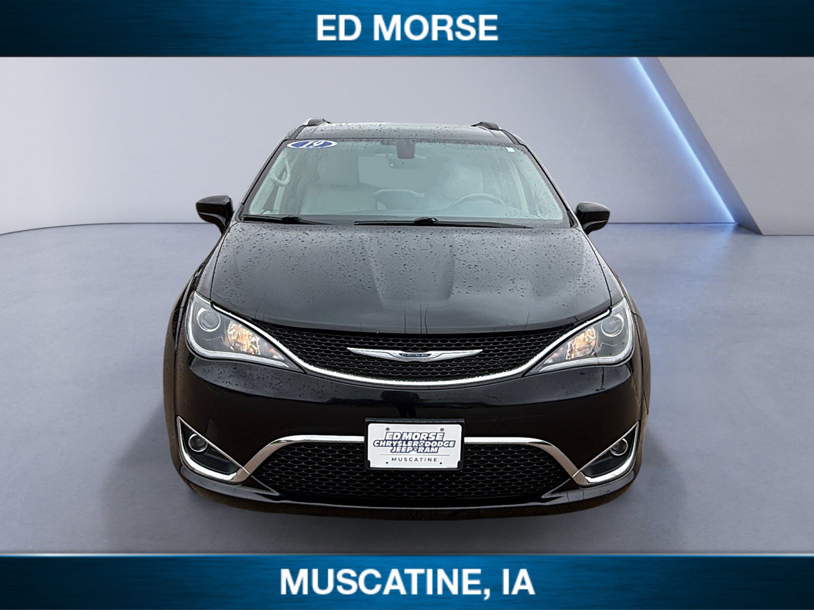 Used 2019 Chrysler Pacifica Touring-L Plus w/ Tire & Wheel Group FWD image 8