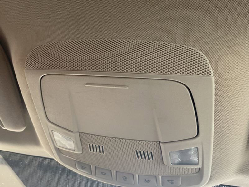 Used 2023 Ford Edge SEL image 16