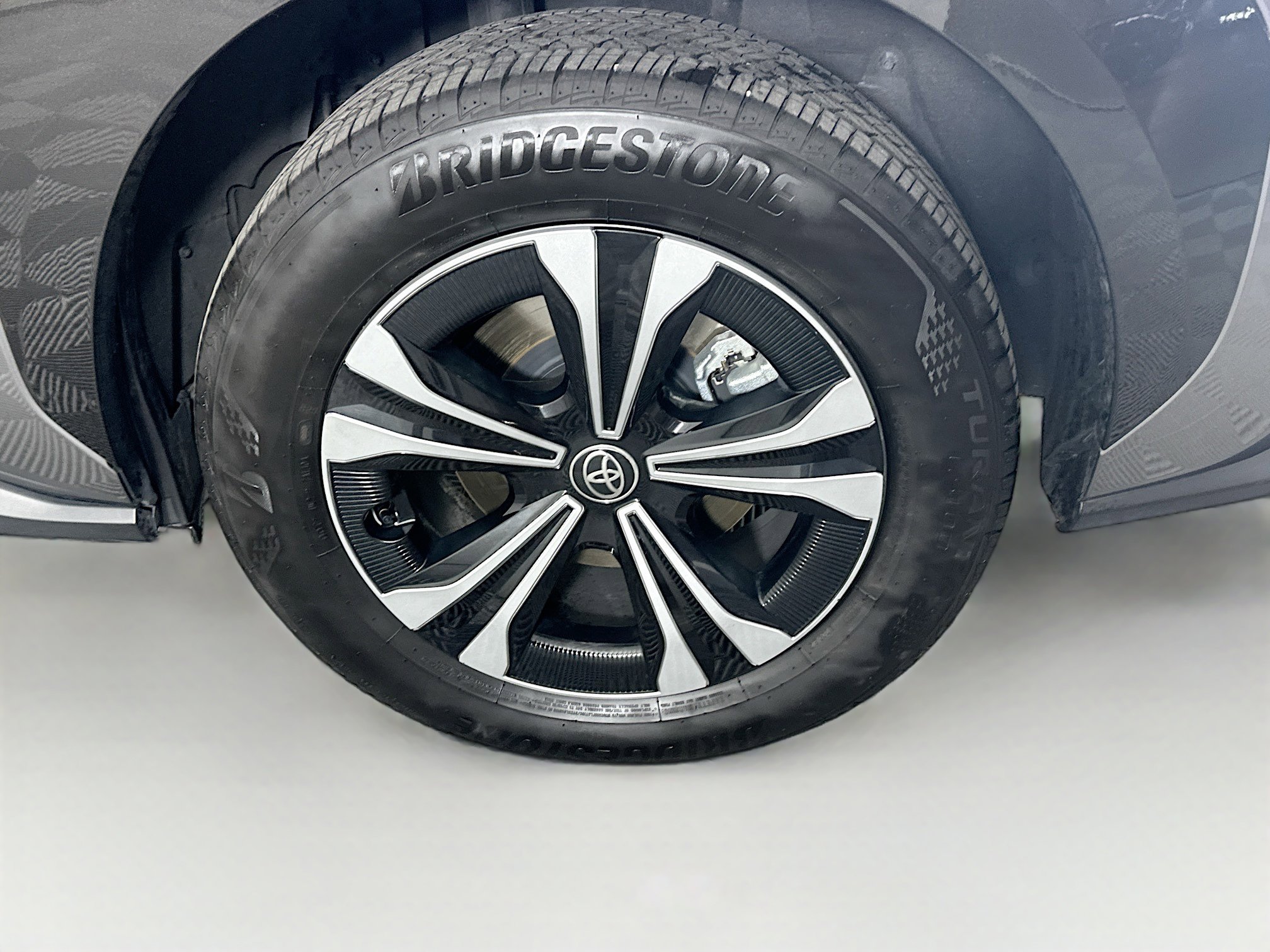 Used 2024 Toyota bZ4X XLE w/ Weather Package FWD image 11