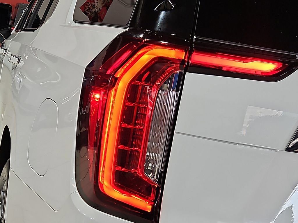 Used 2024 GMC Yukon Denali Ultimate image 11