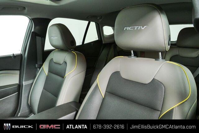 Used 2025 Chevrolet Trax ACTIV w/ Sunroof Package FWD image 5