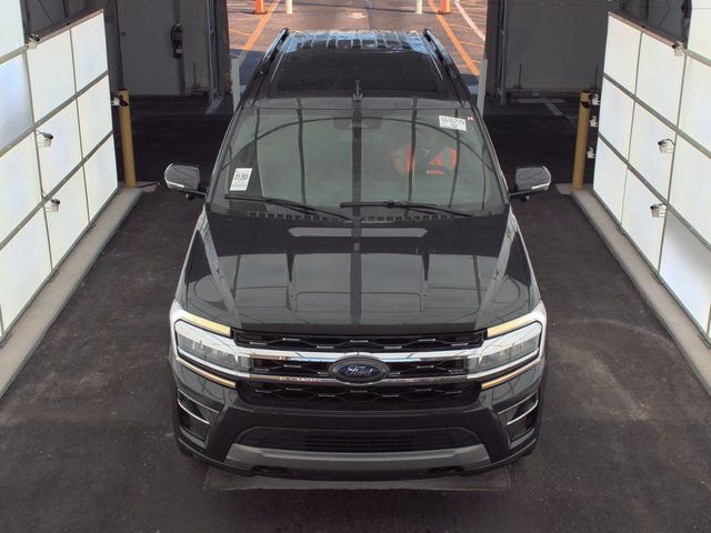Used 2023 Ford Expedition Max Limited AWD/4WD image 2
