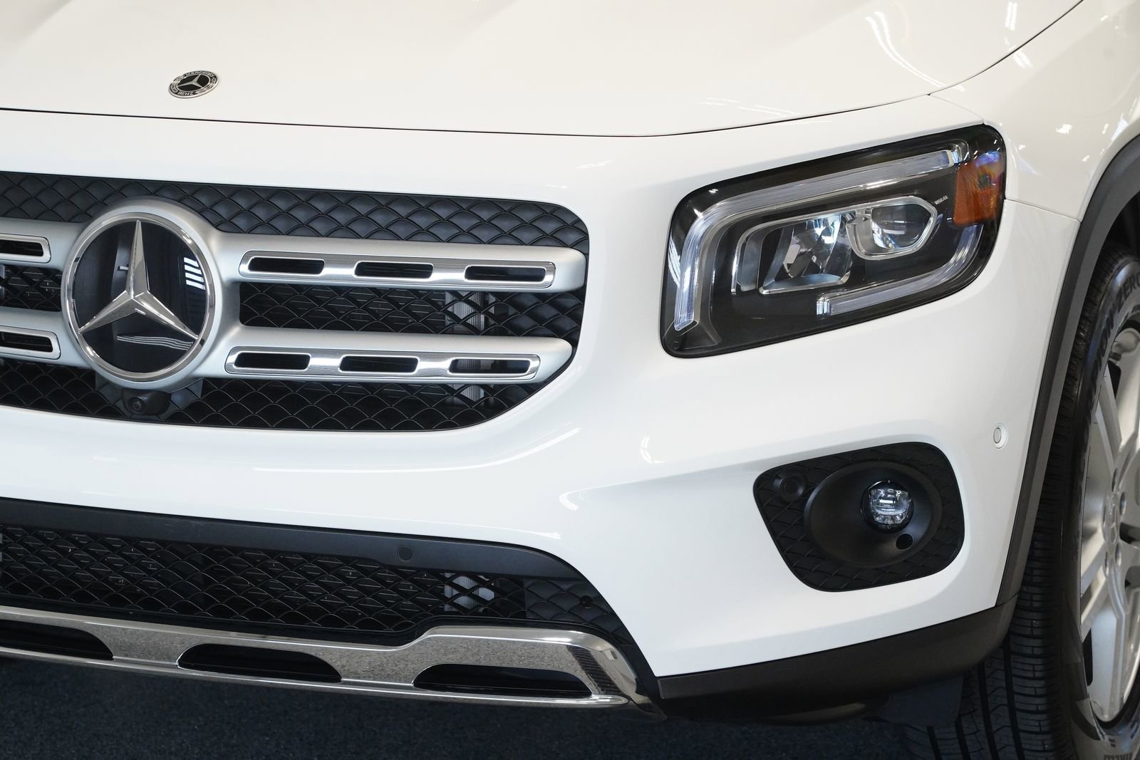 Used 2023 Mercedes-Benz GLB 250 4MATIC image 7