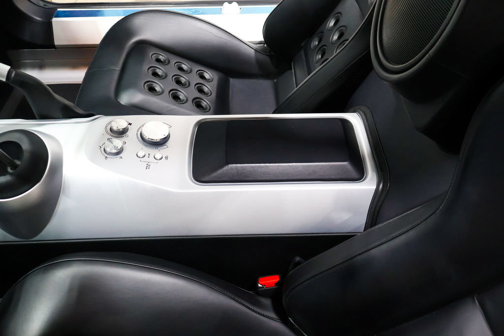 Used 2006 Ford GT RWD image 32