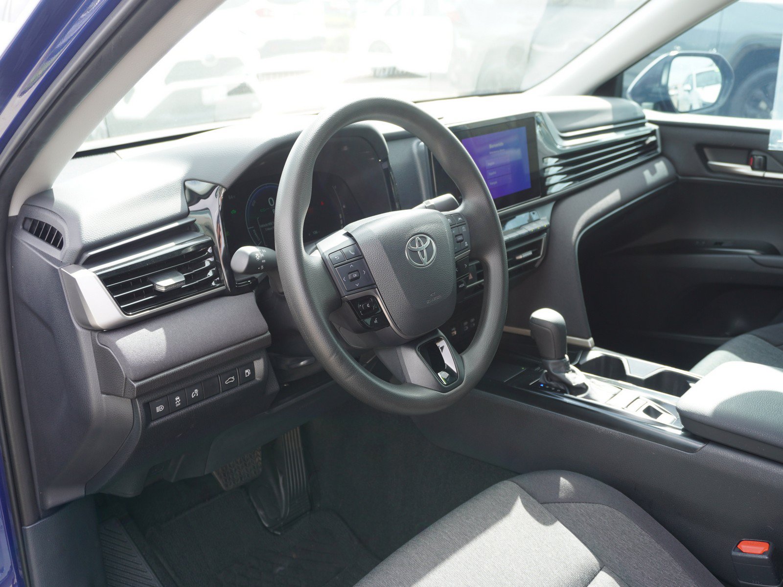 Used 2025 Toyota Camry LE w/ Convenience Package FWD image 19