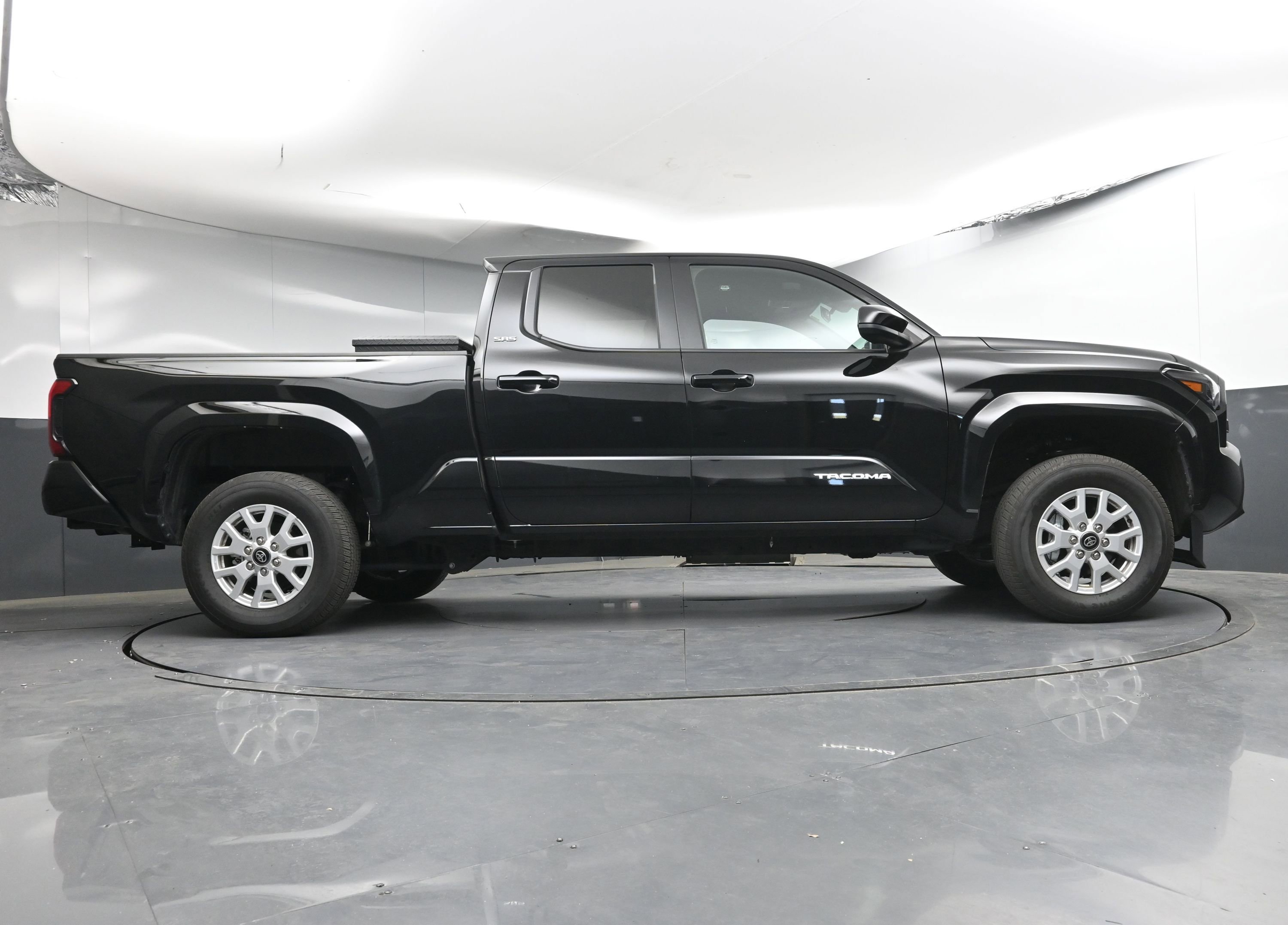 Used 2024 Toyota Tacoma SR5 image 24