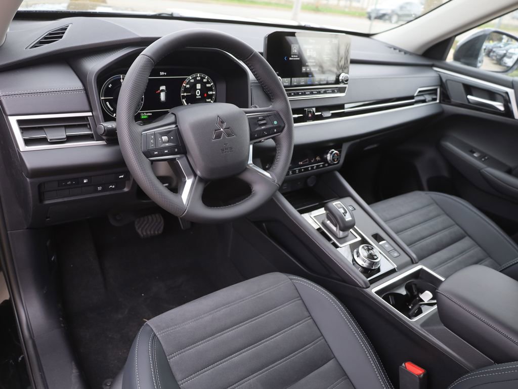 New 2025 Mitsubishi Outlander SE image 44