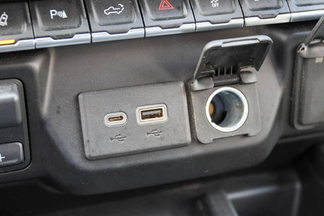 Used 2020 GMC Sierra 3500 Denali w/ Denali Ultimate Package image 27