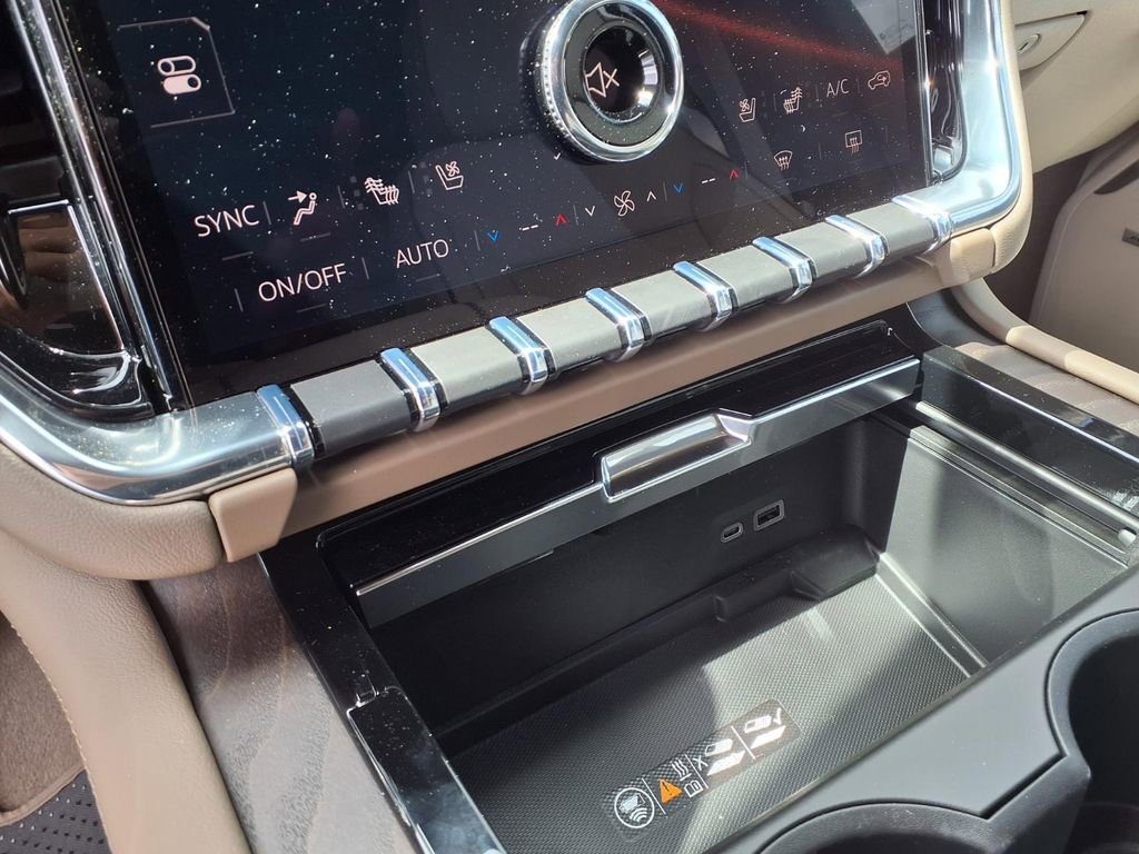 New 2026 GMC Yukon XL Denali w/ Denali Reserve Package AWD/4WD image 14