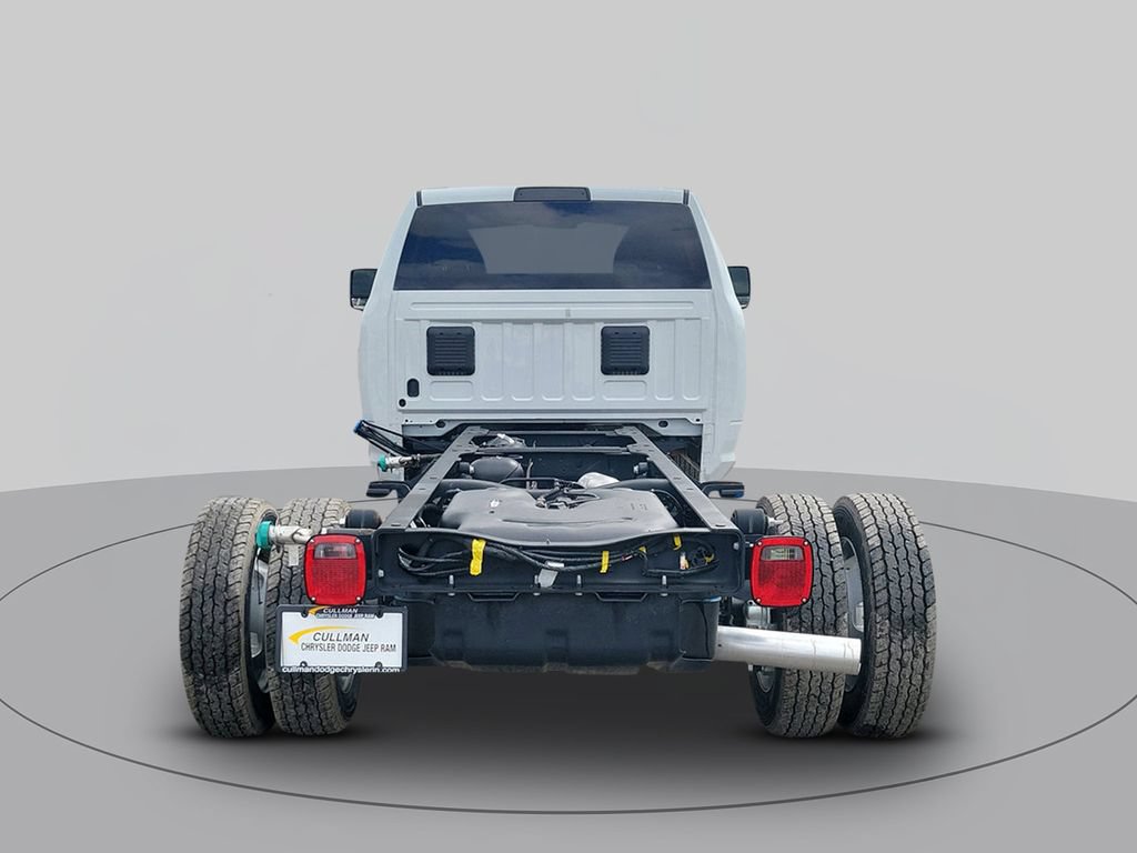 New 2025 RAM 5500 Tradesman AWD/4WD image 4