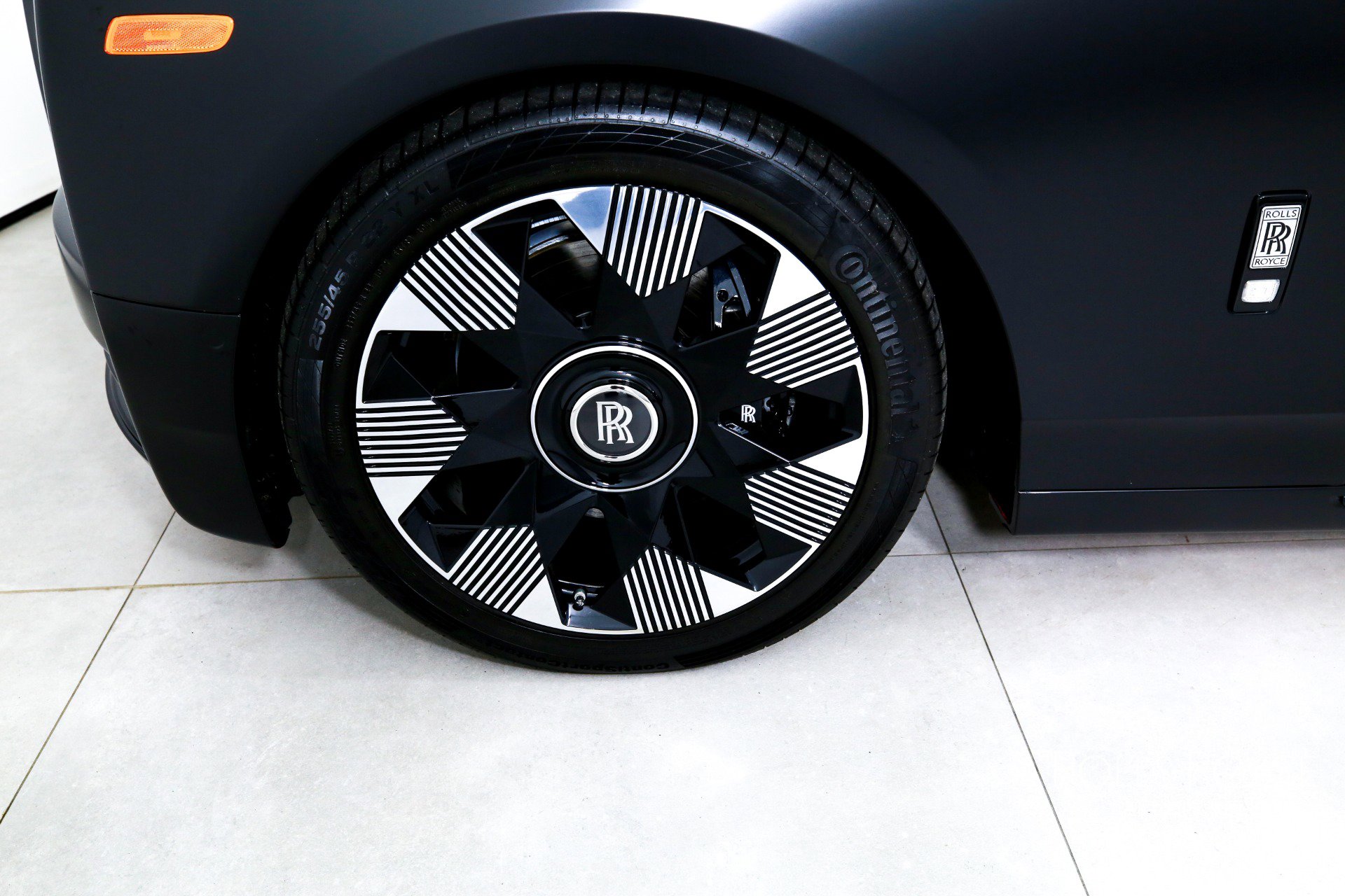 Used 2024 Rolls-Royce Phantom Extended Wheelbase w/ The Phantom Package image 43