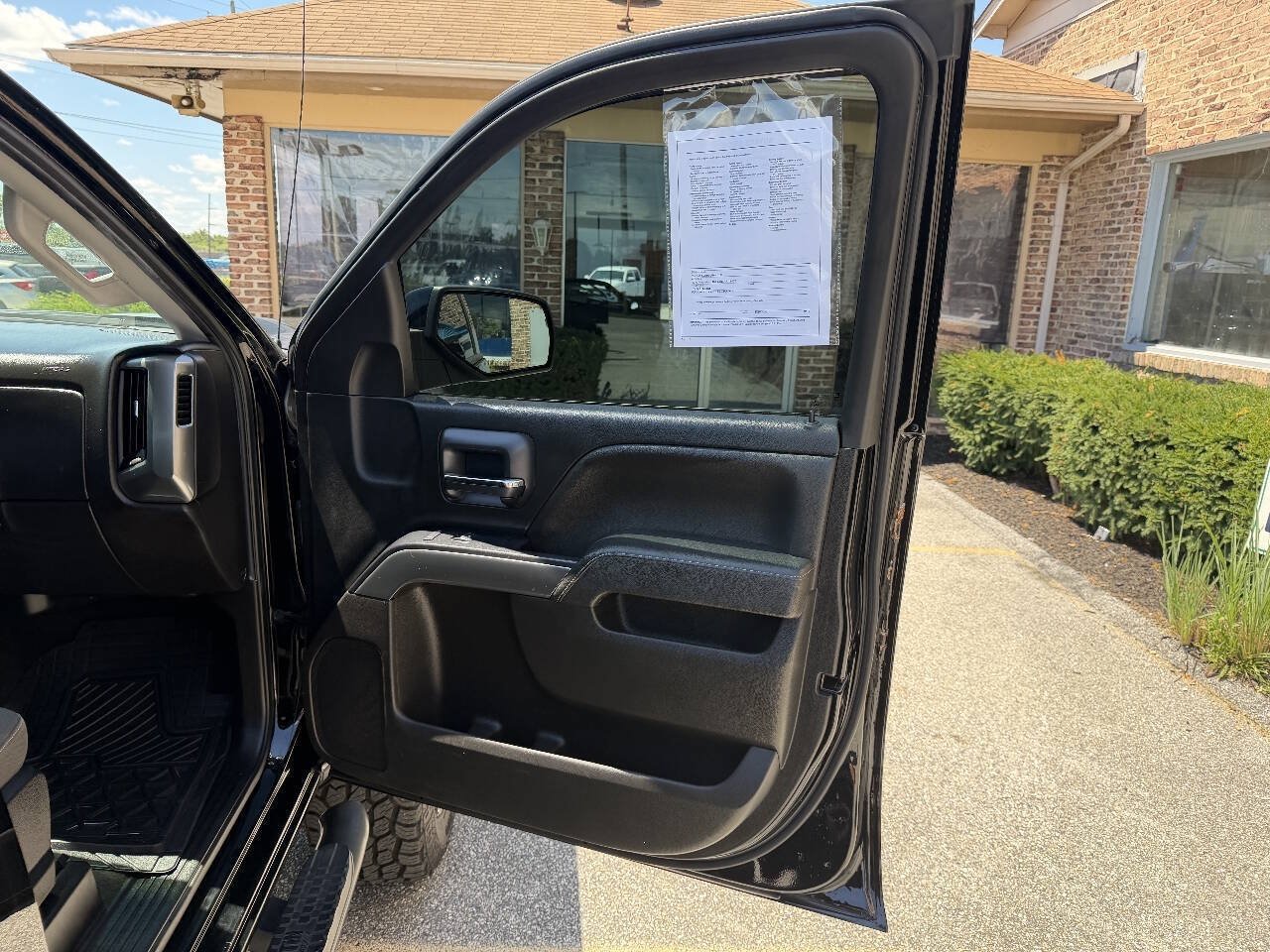 Used 2018 Chevrolet Silverado 1500 LT AWD/4WD image 25