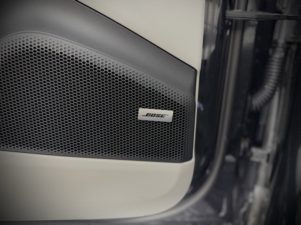 New 2024 Porsche Macan 4 Electric image 31