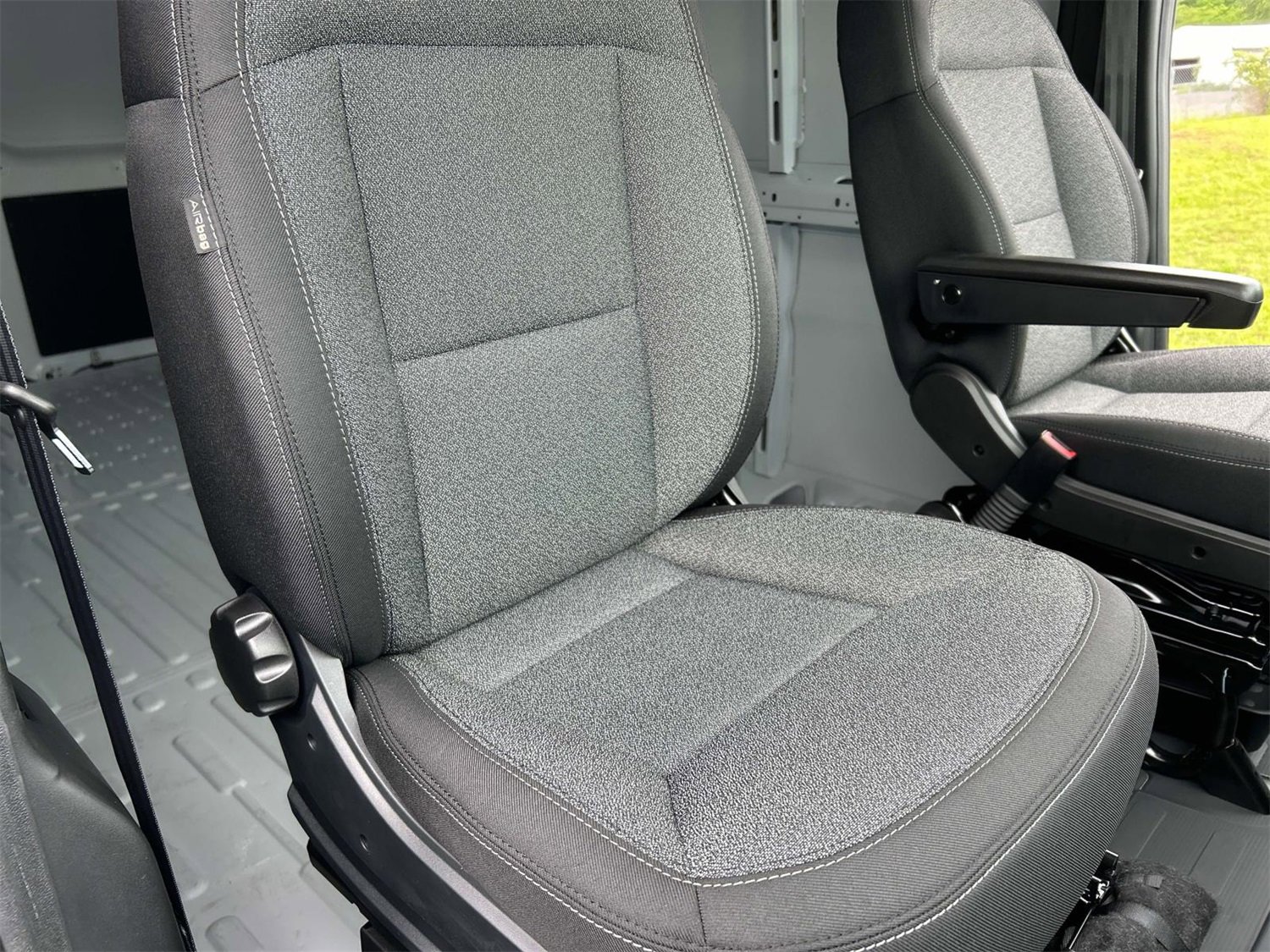 New 2025 RAM ProMaster 2500 w/ Quick Order Package 22G SLT image 22