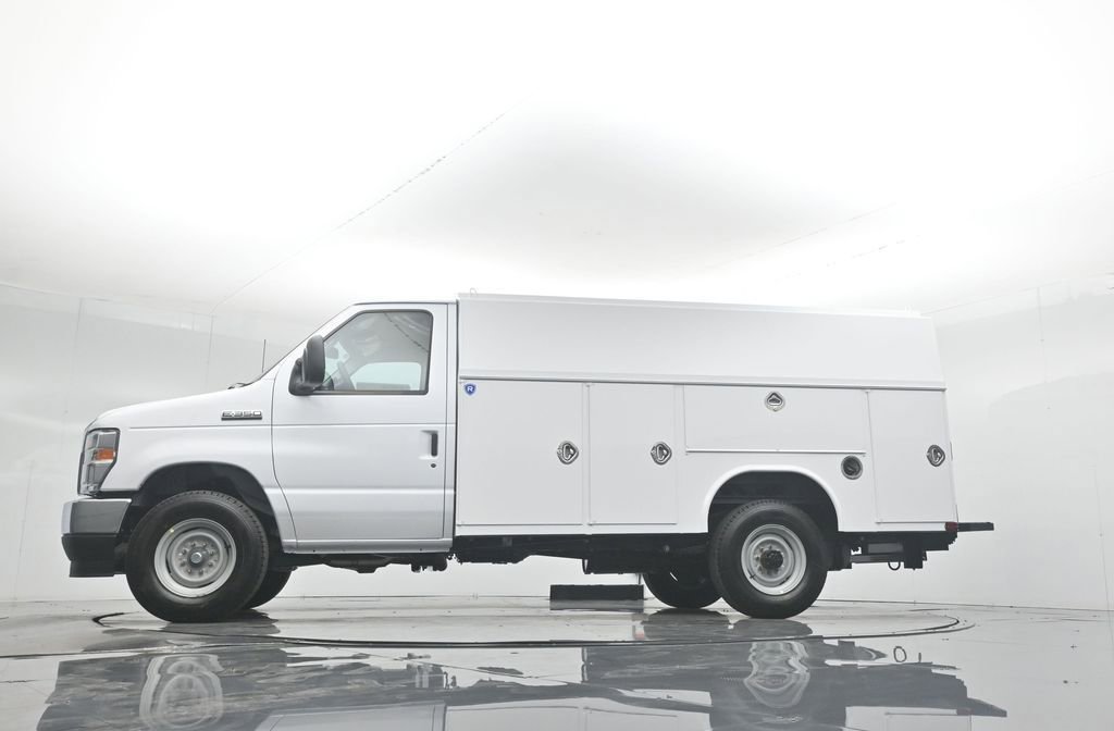 New 2026 Ford E-350 and Econoline 350 Super Duty w/ Power Equipment Group RWD image 38