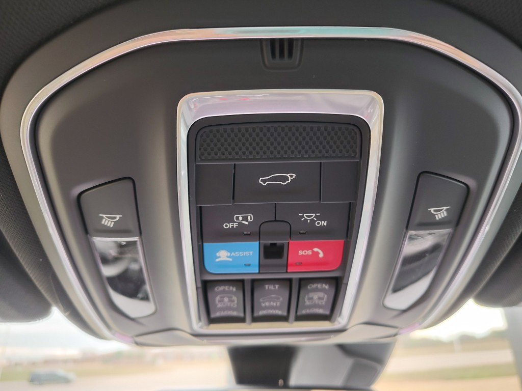 New 2025 Jeep Grand Cherokee Limited AWD/4WD image 26