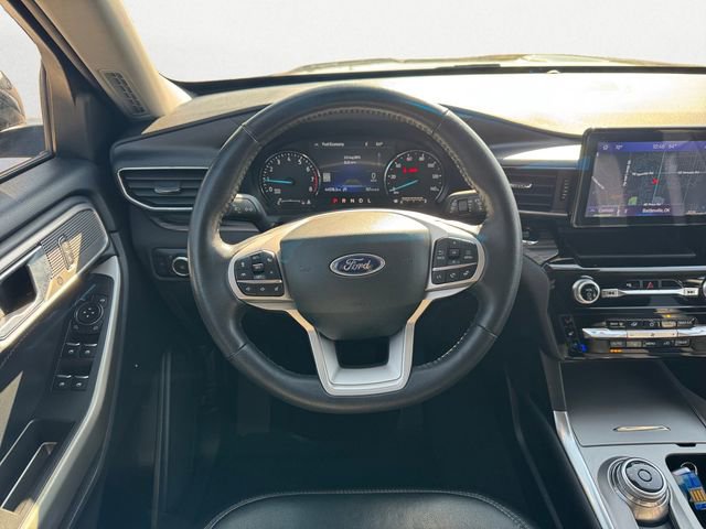 Used 2023 Ford Explorer Limited AWD/4WD image 12