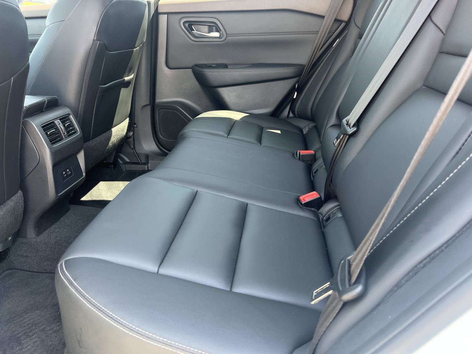 Used 2023 Nissan Rogue SL AWD/4WD image 19
