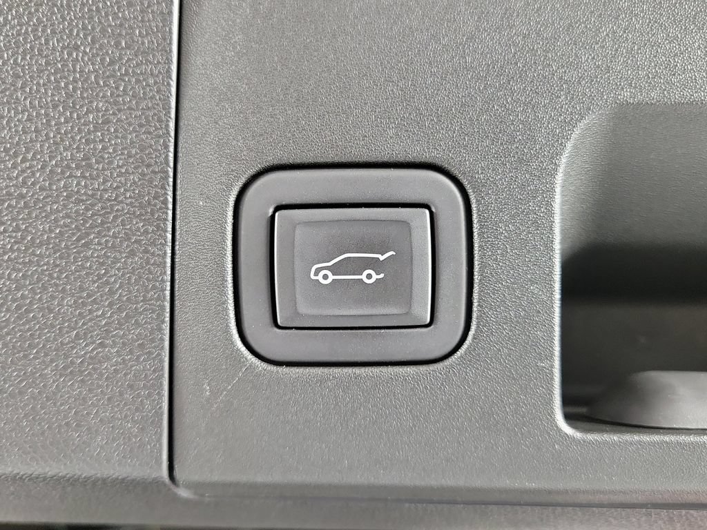 Used 2024 Cadillac XT4 Luxury FWD image 9