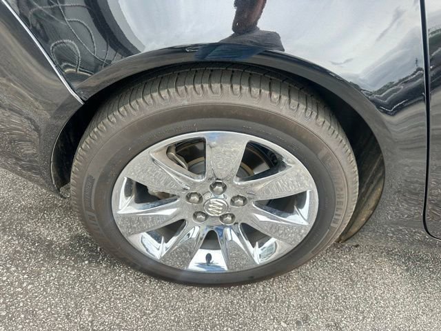 Used 2017 Buick Regal Premium w/ Driver Confidence Package #1 FWD image 21