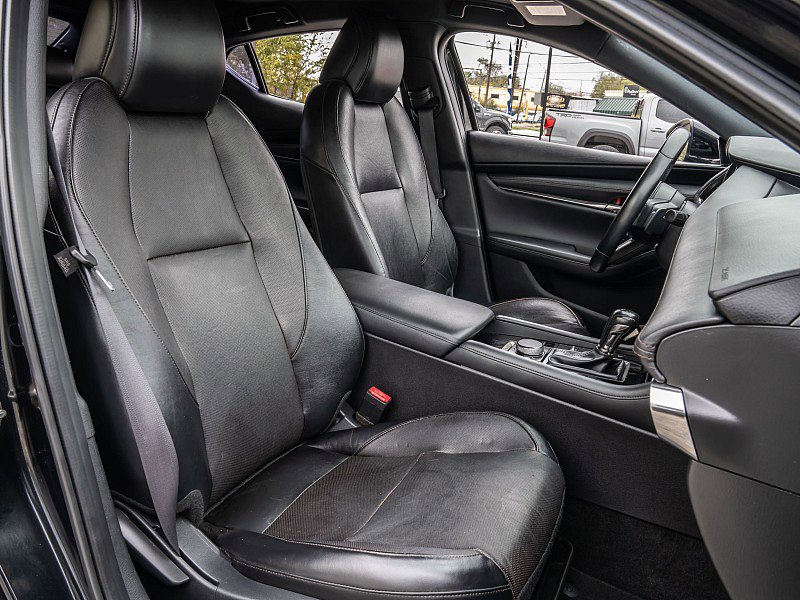 Used 2019 MAZDA MAZDA3 Hatchback w/ Premium Package image 20