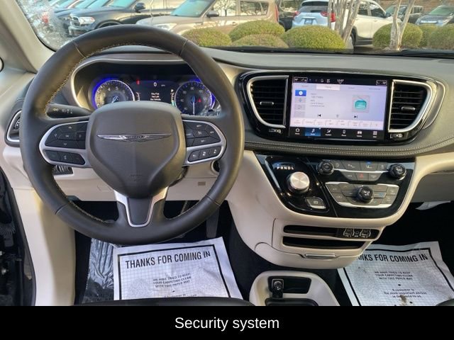 Used 2023 Chrysler Pacifica Touring-L AWD/4WD image 8