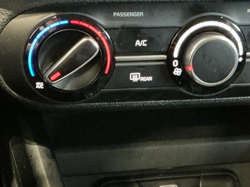 Used 2025 Kia Soul LX w/ LX Technology Package image 25