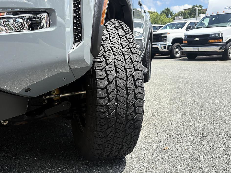 Used 2024 Nissan Frontier PRO-4X w/ Off-Road Protection Package AWD/4WD image 26