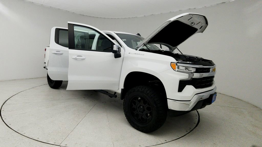 Used 2024 Chevrolet Silverado 1500 LT w/ Protection Package AWD/4WD image 10