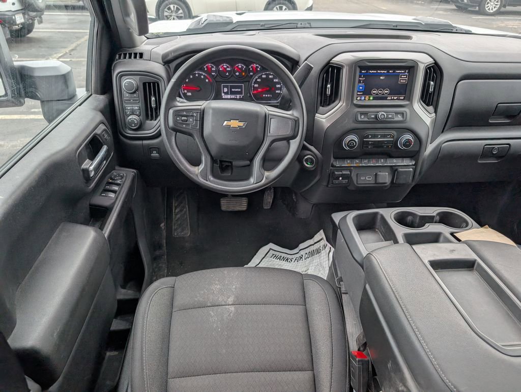 Used 2025 Chevrolet Silverado 2500 Custom w/ Custom Value Package image 8