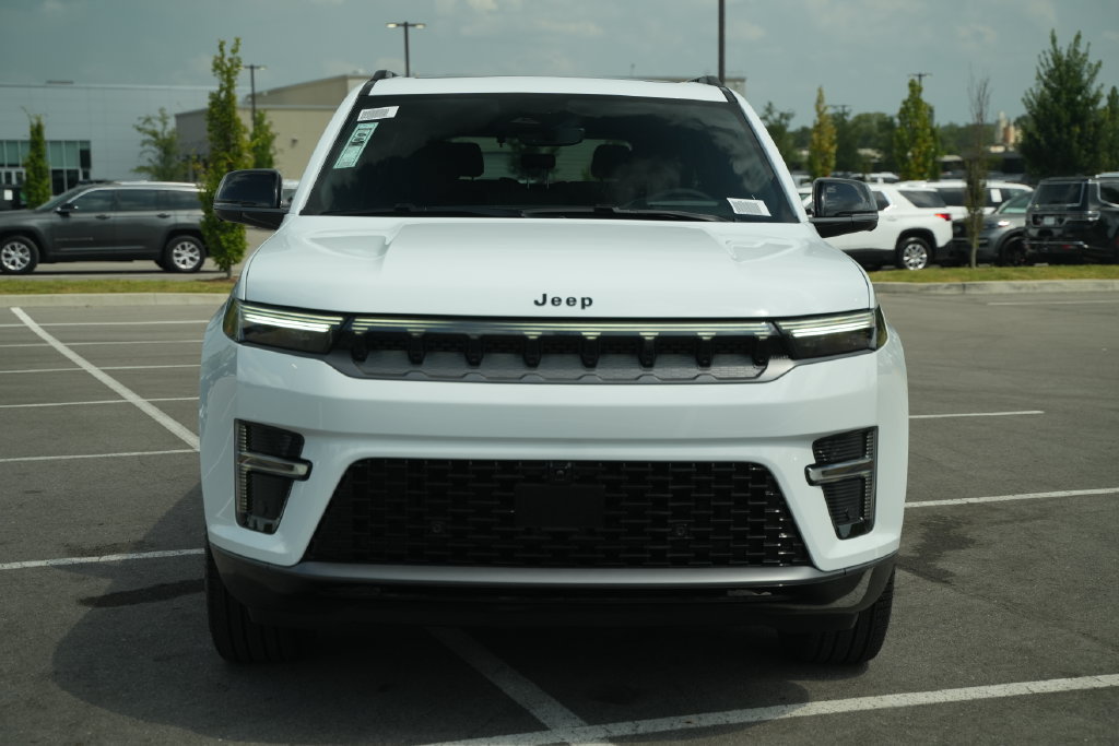 New 2026 Jeep Grand Wagoneer Limited AWD/4WD image 2