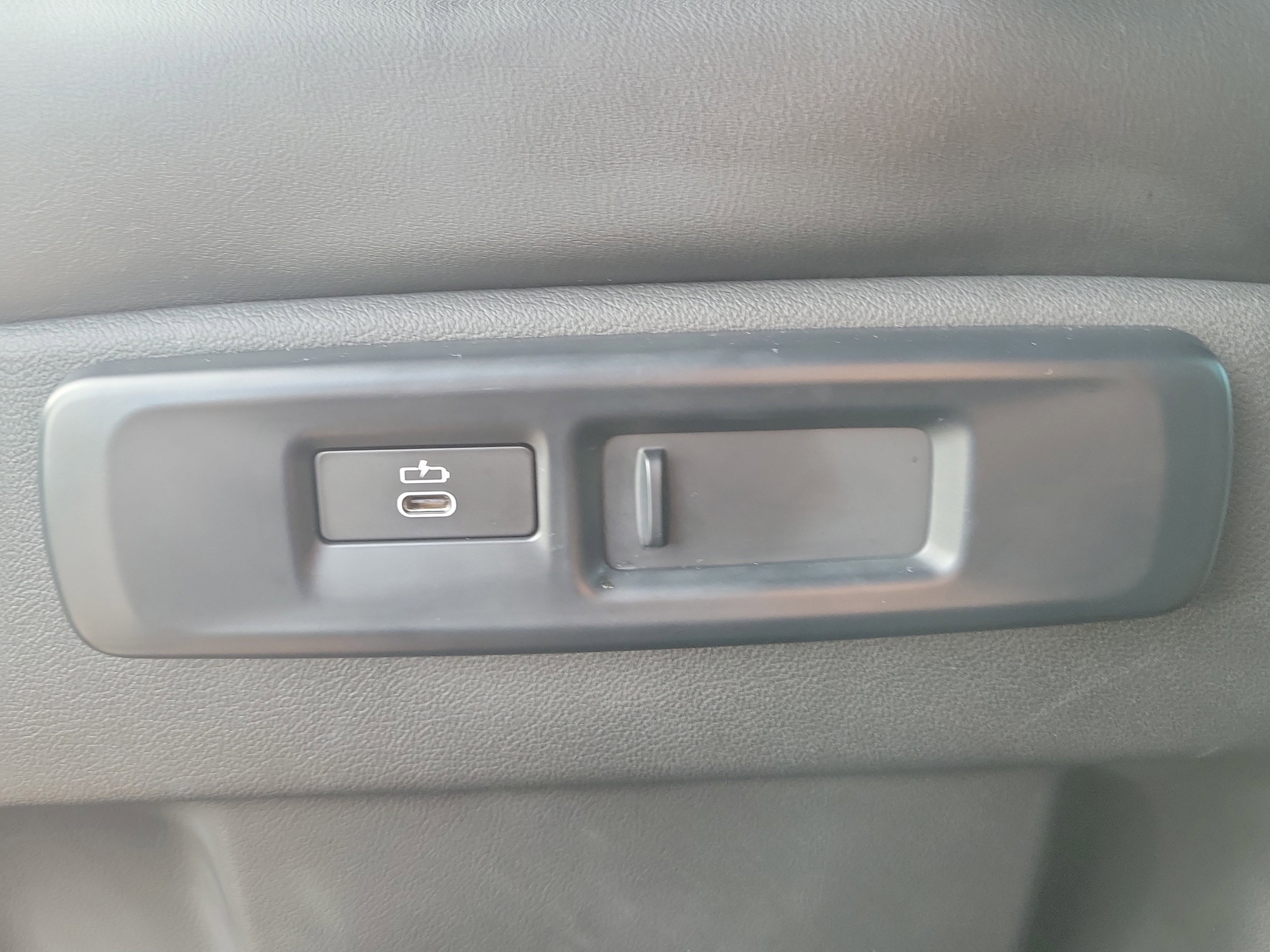 Used 2023 BMW X5 xDrive40i image 11