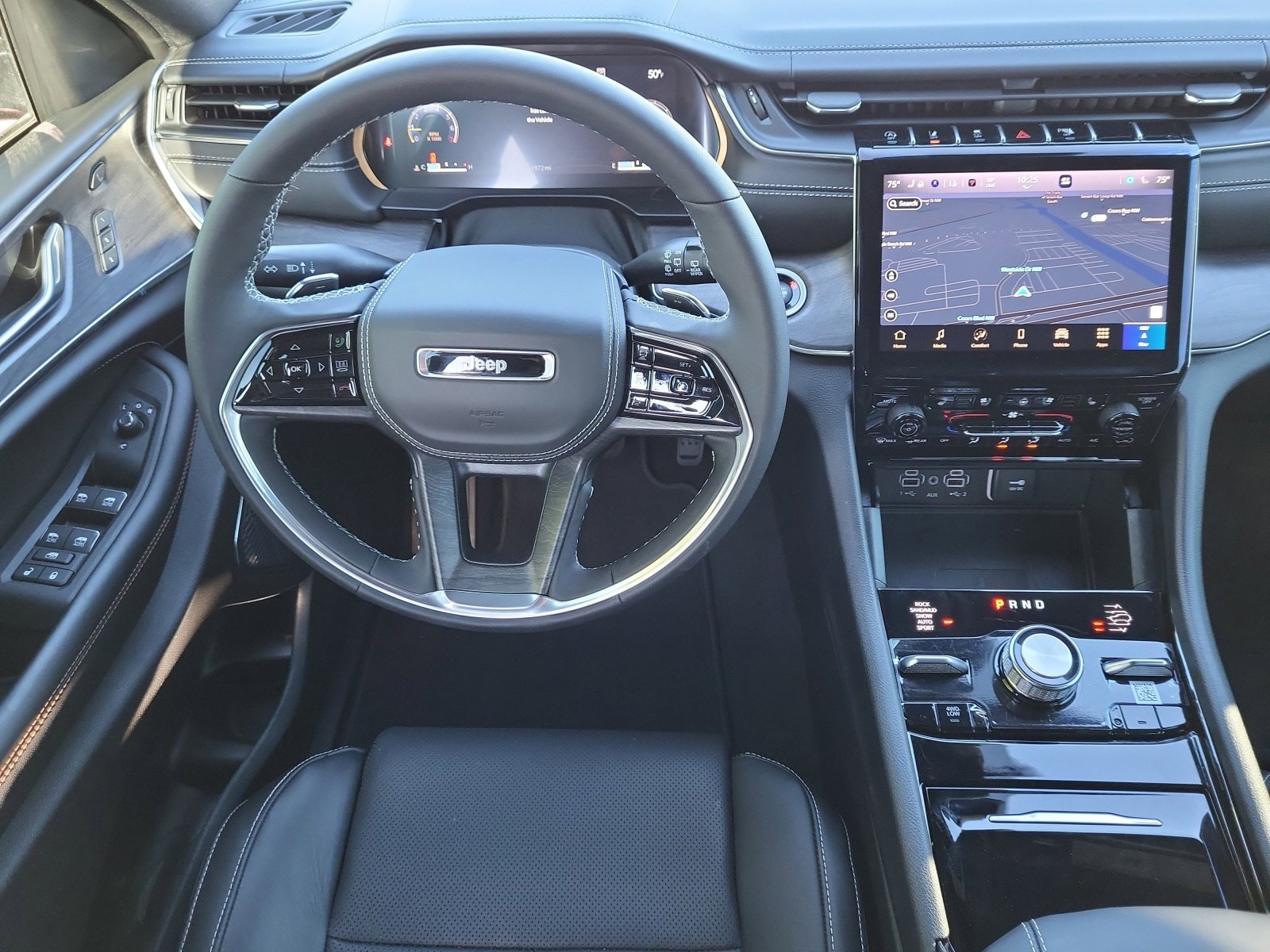 New 2025 Jeep Grand Cherokee L Overland w/ Luxury Tech Group IV image 27