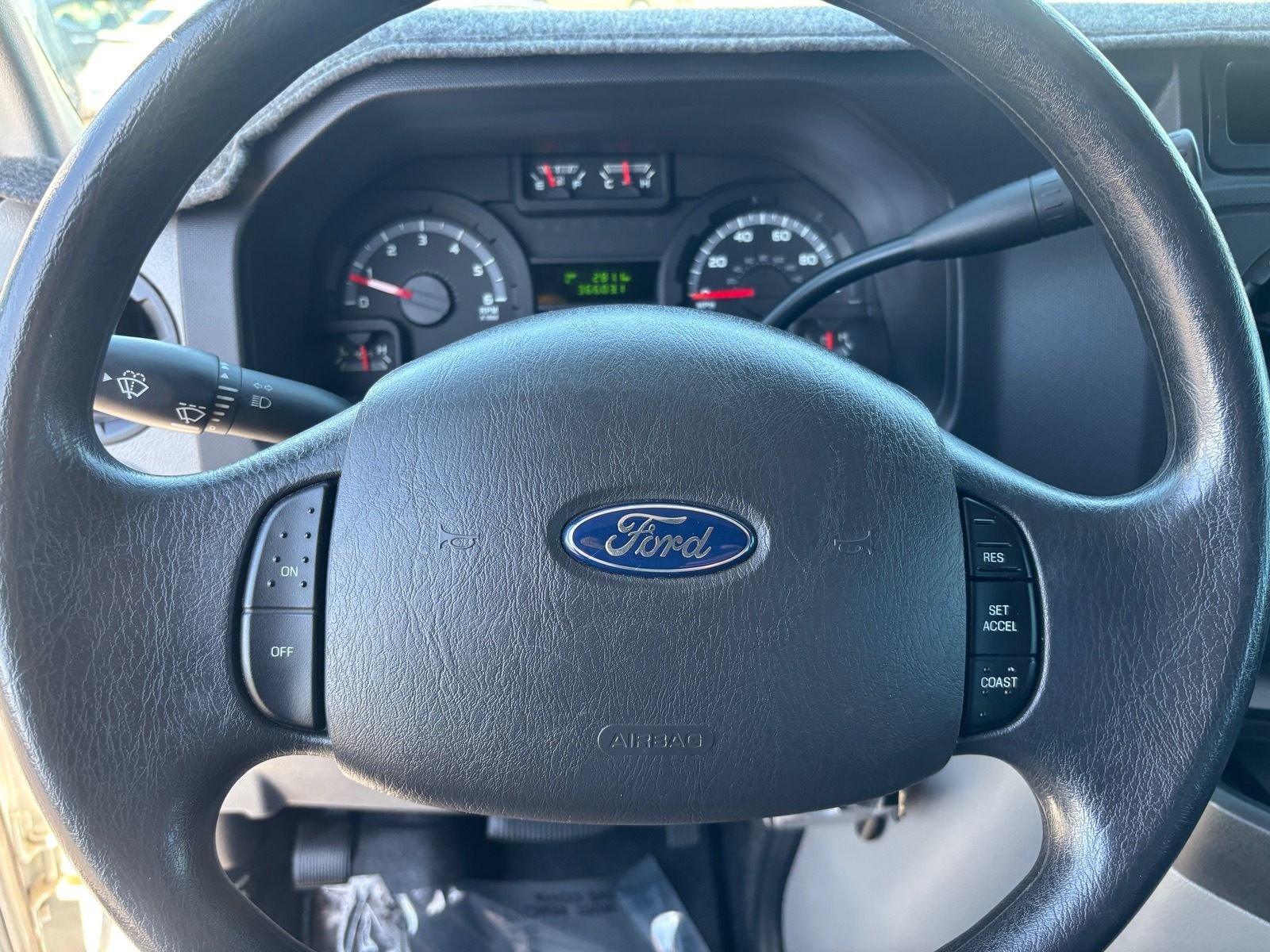 Used 2014 Ford E-250 and Econoline 250 w/ Power Group image 25