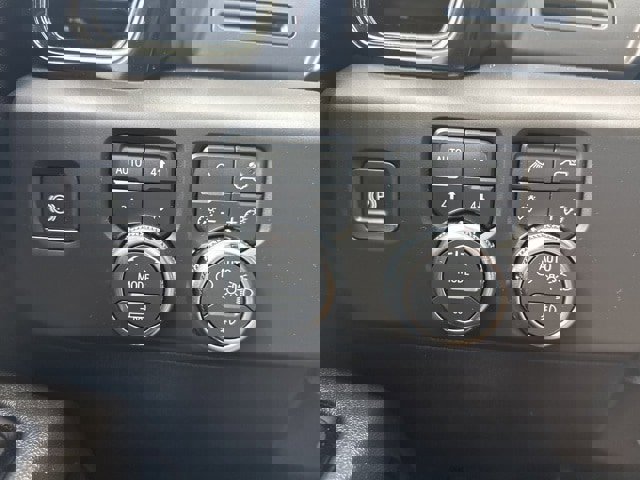 Used 2025 GMC Sierra 2500 AT4 image 15