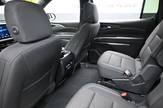 Used 2025 Chevrolet Traverse LT FWD image 25