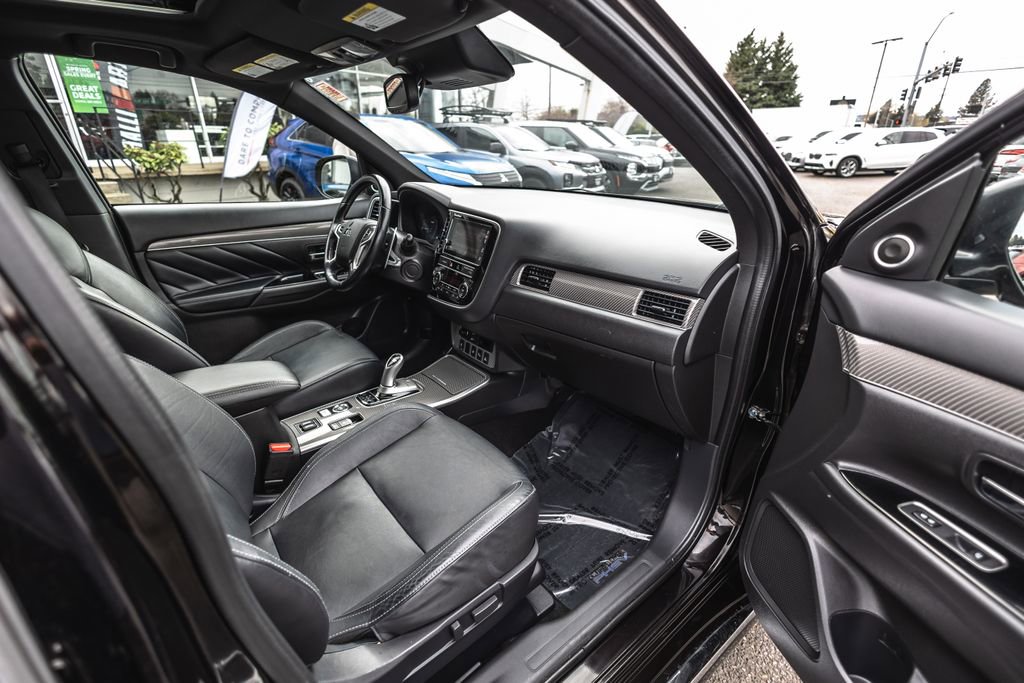 Used 2019 Mitsubishi Outlander GT image 29