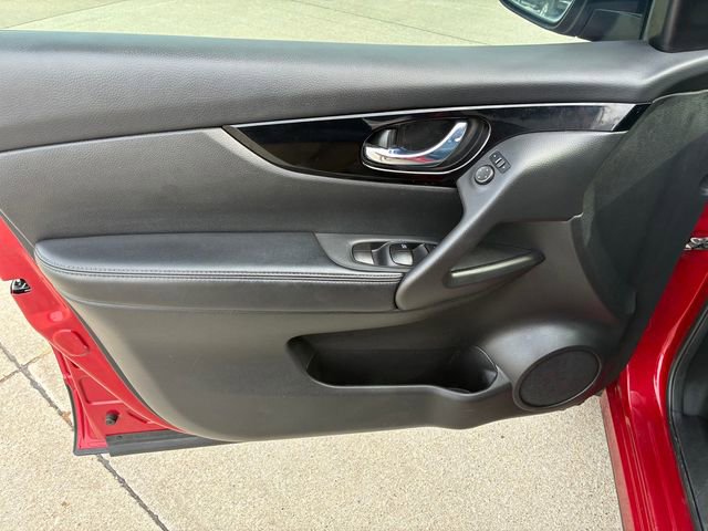 Used 2018 Nissan Rogue Sport SV w/ SV Technology Package image 18