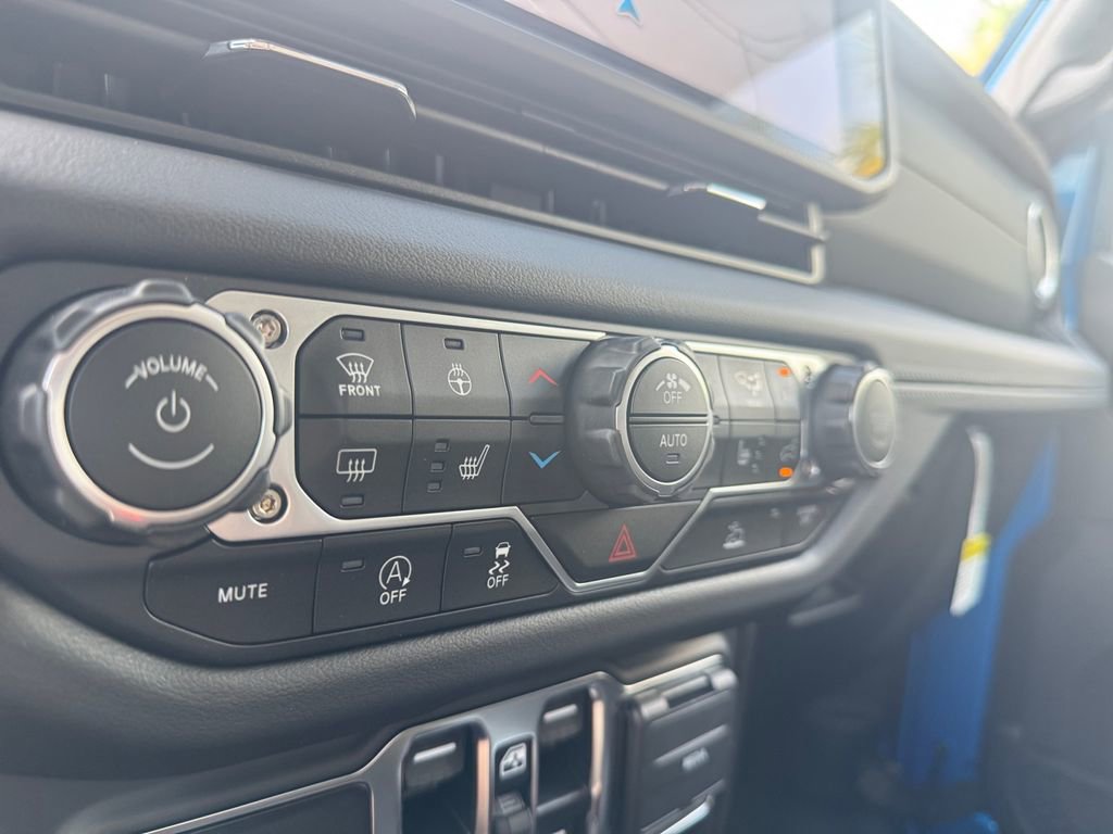 New 2025 Jeep Gladiator Sport image 33