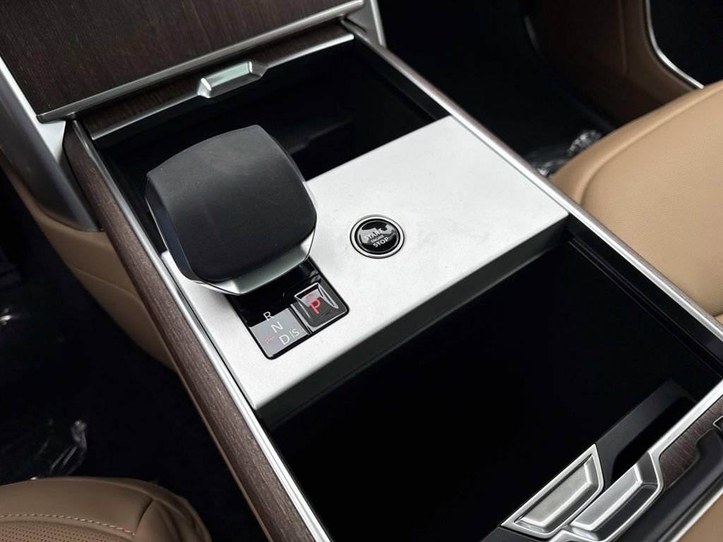 New 2026 Land Rover Range Rover SE image 23