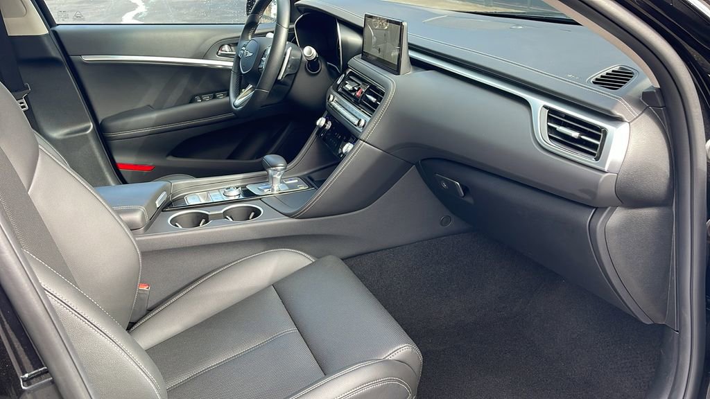 Used 2025 Genesis G70 2.5T image 31